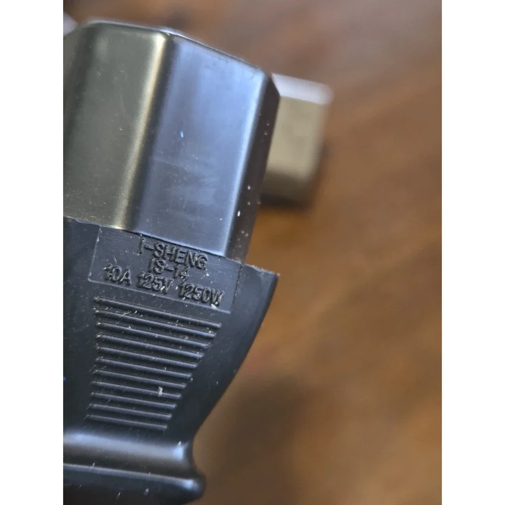 IEC 60320 C13 connector, often called a kettle lead or computer power cord, 2